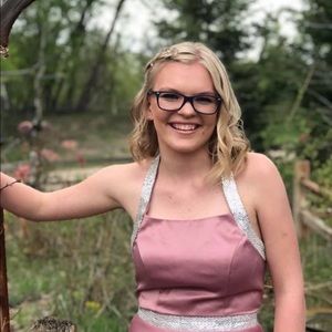 Meet your Posher, Isabel